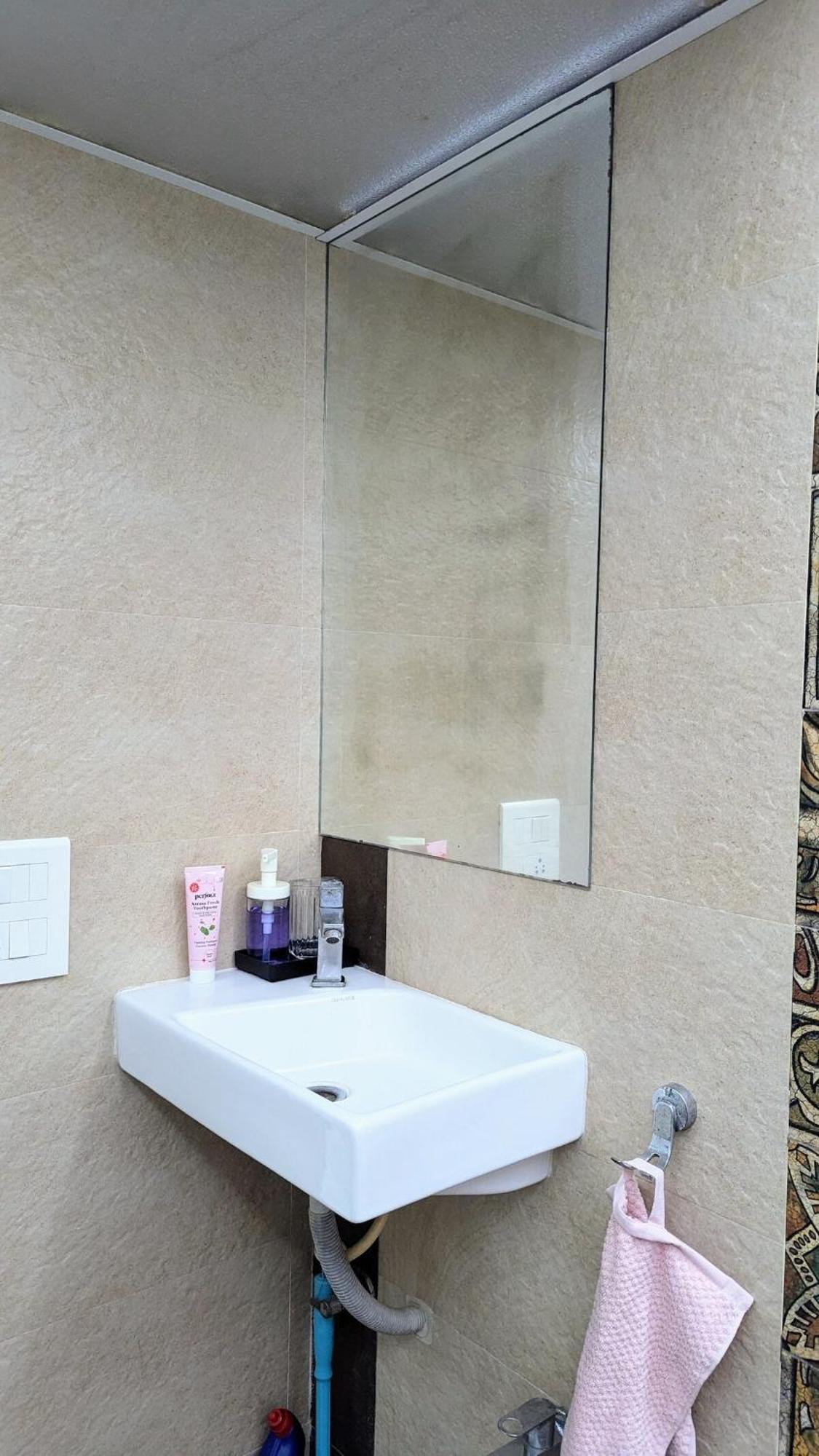 Apartament Cozy & Comfy 1bhk Great Location